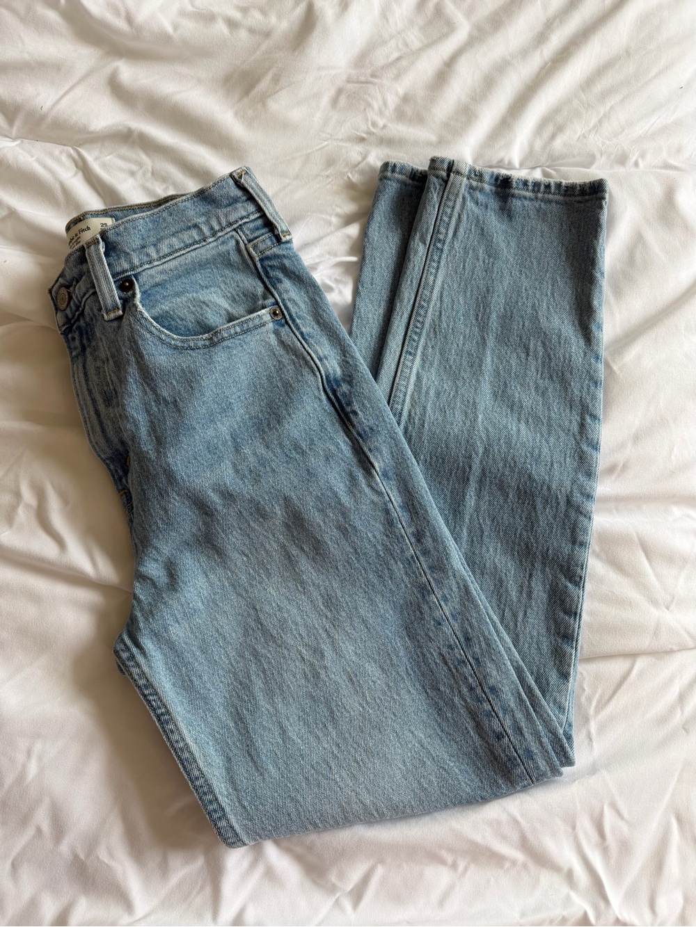 Abercrombie & Fitch Ultra High Rise 90s Straight Jeans